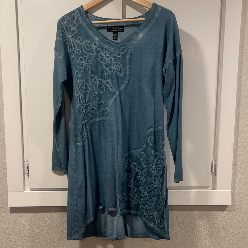 Gretty Zueger Medium Blue Embroidered Long Sleeve Dress